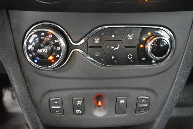 Renault Logan II Рестайлинг с пробегом 2020 года, цена 1 199 000 рублей, 101000 км, седан, Автокод Объявления