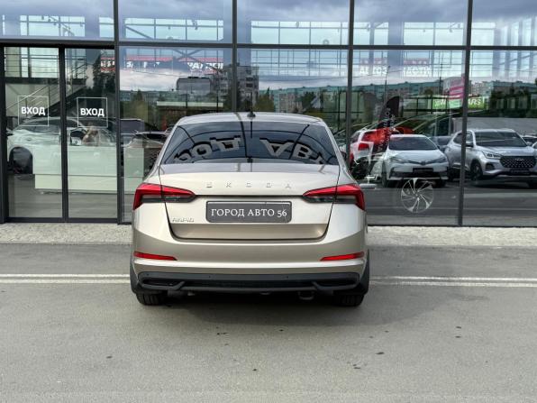 Skoda Rapid II с пробегом 2021 года, цена 1 810 000 рублей, 37860 км, лифтбек, Автокод Объявления