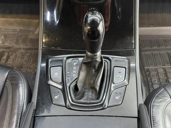Hyundai Grandeur V с пробегом 2012 года, цена 990 000 рублей, 318251 км, седан, Автокод Объявления