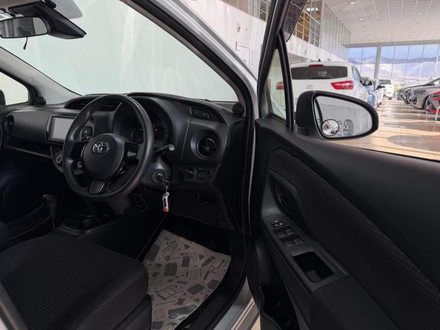 Toyota Vitz III (XP130) Рестайлинг Новороссийск  - изображение 8