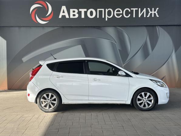 Hyundai Solaris I с пробегом 2012 года, цена 840 000 рублей, 185517 км, хэтчбек, Автокод Объявления