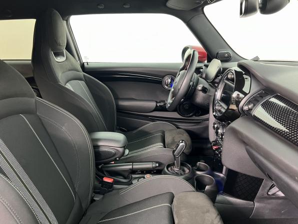 Mini Hatch III (F55/F56) Рестайлинг с пробегом 2020 года, цена 2 790 000 рублей, 54102 км, хэтчбек, Автокод Объявления