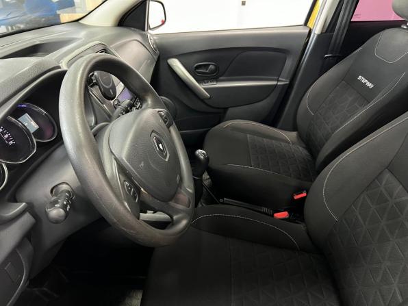 Renault Sandero II с пробегом 2017 года, цена 1 030 000 рублей, 65572 км, хэтчбек, Автокод Объявления