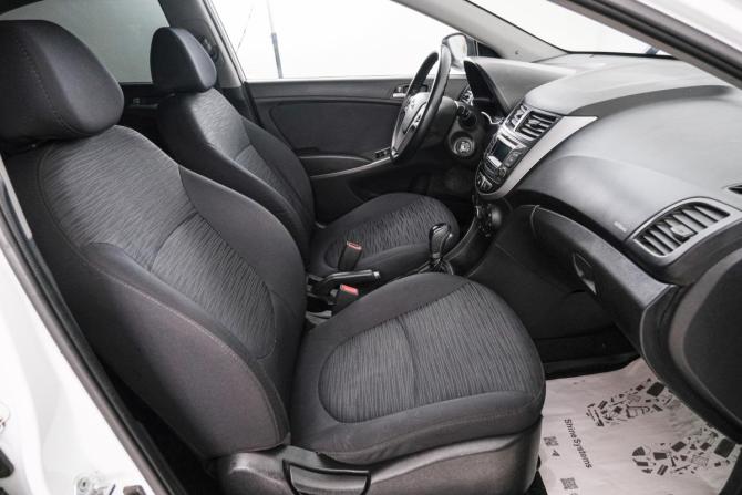 Hyundai Solaris I Рестайлинг с пробегом 2015 года, цена 899 000 рублей, 242000 км, седан, Автокод Объявления