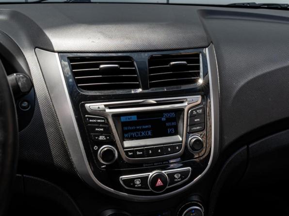 Hyundai Solaris I Рестайлинг с пробегом 2016 года, цена 930 000 рублей, 261460 км, седан, Автокод Объявления
