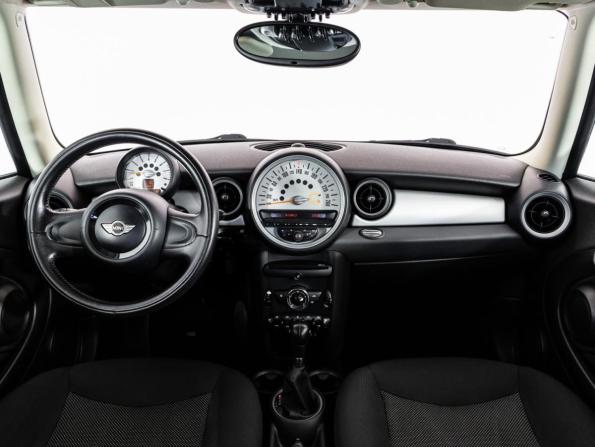 Mini Hatch II (R56) Рестайлинг с пробегом 2011 года, цена 849 000 рублей, 210254 км, хэтчбек, Автокод Объявления