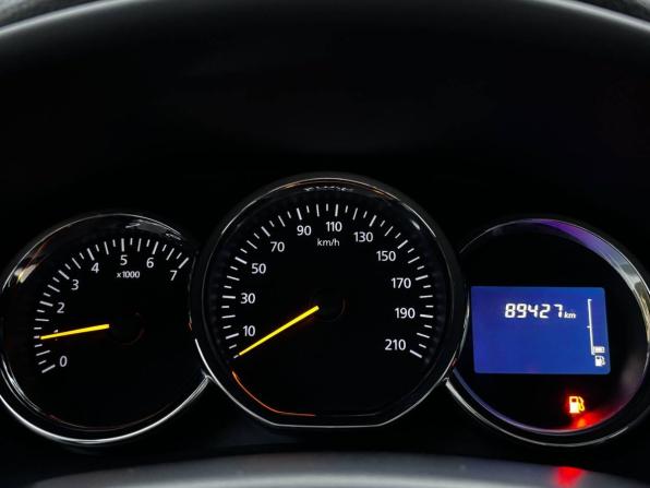 Renault Sandero II с пробегом 2015 года, цена 690 000 рублей, 89426 км, хэтчбек, Автокод Объявления