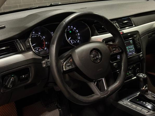 Skoda Superb II Рестайлинг с пробегом 2013 года, цена 1 240 000 рублей, 221448 км, лифтбек, Автокод Объявления