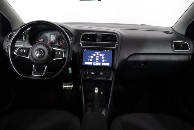 Volkswagen Polo V Рестайлинг с пробегом 2018 года, цена 1 349 000 рублей, 86700 км, седан, Автокод Объявления