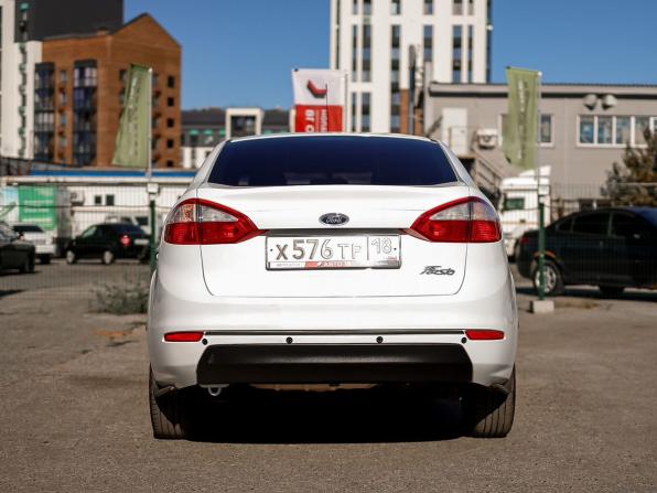 Ford Fiesta Mk6 Рестайлинг с пробегом 2015 года, цена 799 000 рублей, 80798 км, седан, Автокод Объявления