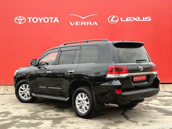 Toyota Land Cruiser 200 Series Рестайлинг 2 с пробегом 2019 года, цена 6 150 000 рублей, 202000 км, внедорожник, Автокод Объявления