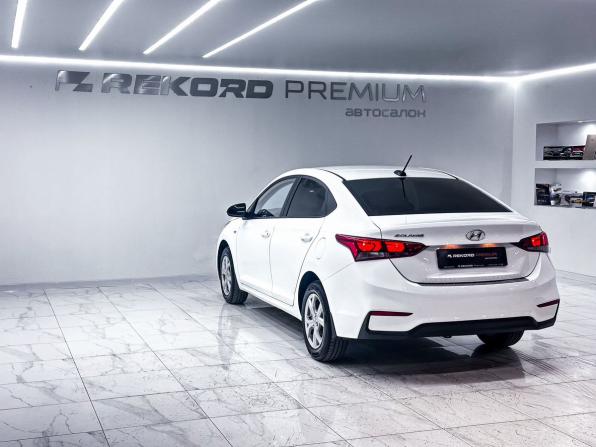 Hyundai Solaris II с пробегом 2017 года, цена 1 249 000 рублей, 140000 км, седан, Автокод Объявления