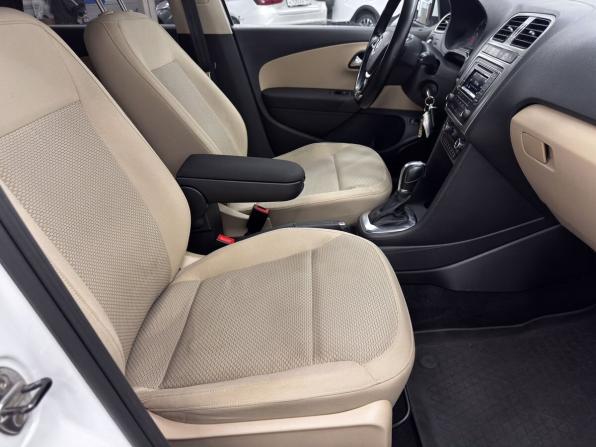 Volkswagen Polo V Рестайлинг с пробегом 2016 года, цена 1 310 000 рублей, 100216 км, седан, Автокод Объявления