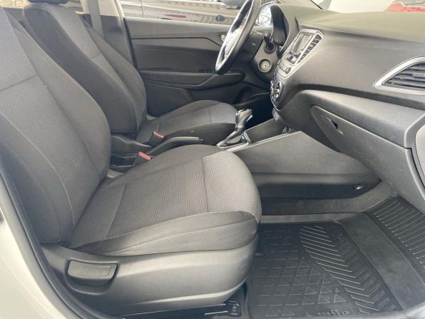 Hyundai Solaris II с пробегом 2017 года, цена 1 369 900 рублей, 99850 км, седан, Автокод Объявления
