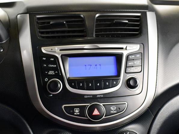 Hyundai Solaris I Рестайлинг с пробегом 2014 года, цена 999 997 рублей, 177173 км, седан, Автокод Объявления
