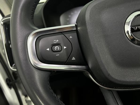 Volvo XC40 I с пробегом 2021 года, цена 2 680 000 рублей, 72163 км, внедорожник, Автокод Объявления