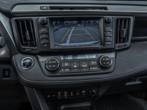 Toyota RAV4 IV (XA40) Рестайлинг с пробегом 2018 года, цена 2 377 500 рублей, 137908 км, внедорожник, Автокод Объявления