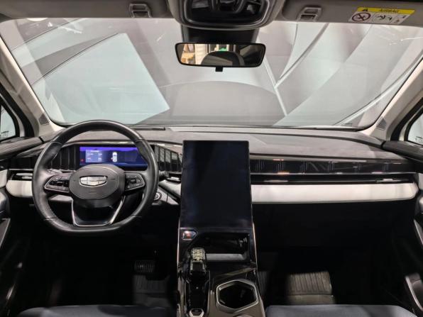 Geely Atlas II с пробегом 2024 года, цена 2 945 000 рублей, 31500 км, внедорожник, Автокод Объявления
