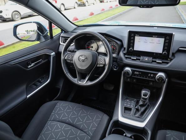 Toyota RAV4 V (XA50) с пробегом 2021 года, цена 3 685 555 рублей, 30285 км, внедорожник, Автокод Объявления