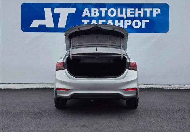 Hyundai Solaris II с пробегом 2017 года, цена 1 340 000 рублей, 130568 км, седан, Автокод Объявления