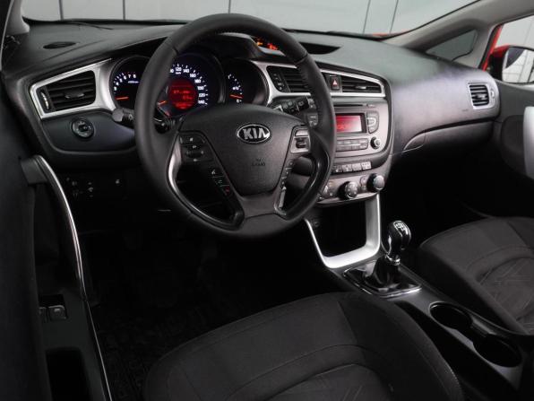 Kia Ceed II Рестайлинг с пробегом 2016 года, цена 999 000 рублей, 255391 км, хэтчбек, Автокод Объявления