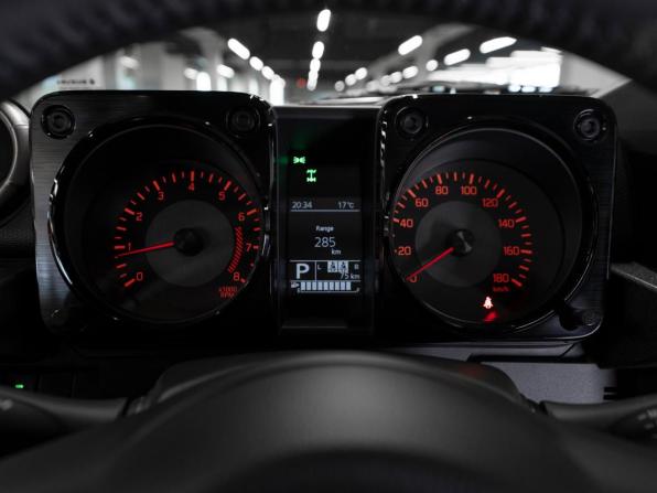 Suzuki Jimny IV с пробегом 2025 года, цена 4 500 000 рублей, 74 км, внедорожник, Автокод Объявления