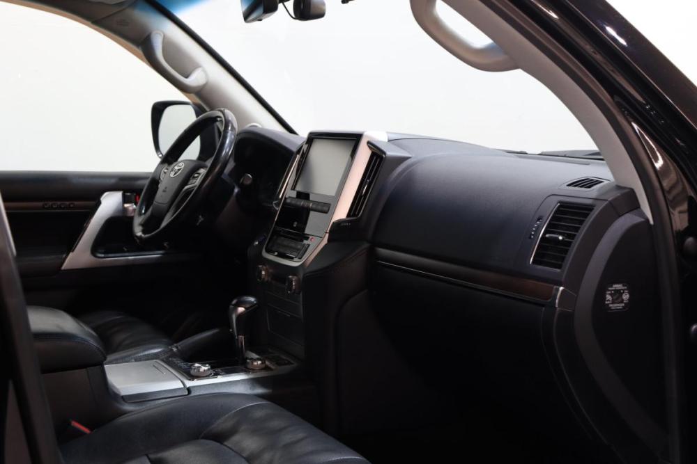 Toyota Land Cruiser 200 Series Рестайлинг 2 Сургут  - изображение 18