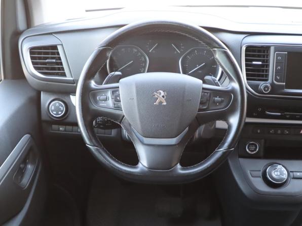 Peugeot Traveller I с пробегом 2019 года, цена 2 930 000 рублей, 144080 км, минивэн, Автокод Объявления
