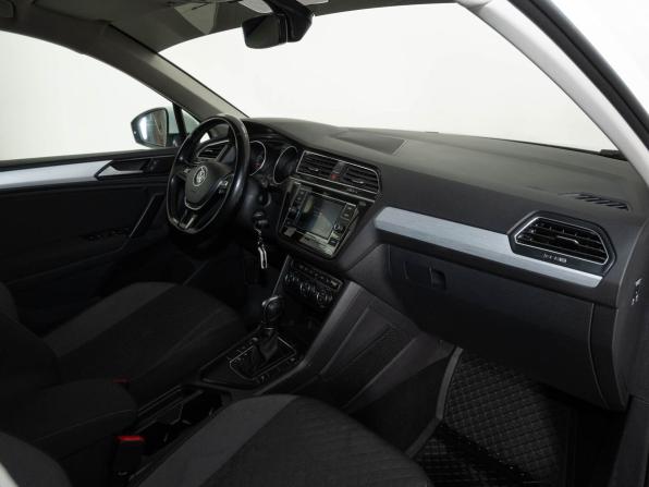 Volkswagen Tiguan II с пробегом 2017 года, цена 2 325 000 рублей, 92000 км, внедорожник, Автокод Объявления