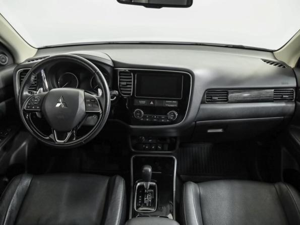 Mitsubishi Outlander III Рестайлинг 3 с пробегом 2018 года, цена 2 189 000 рублей, 127564 км, внедорожник, Автокод Объявления