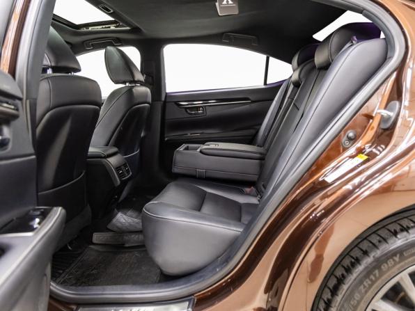 Lexus ES VI Рестайлинг с пробегом 2015 года, цена 2 288 000 рублей, 176582 км, седан, Автокод Объявления