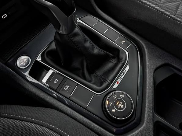 Volkswagen Tiguan II Рестайлинг с пробегом 2021 года, цена 3 780 000 рублей, 17314 км, внедорожник, Автокод Объявления