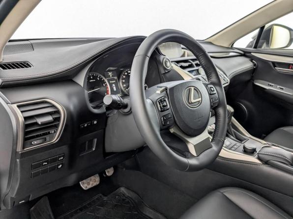 Lexus NX I с пробегом 2017 года, цена 3 255 000 рублей, 66700 км, внедорожник, Автокод Объявления