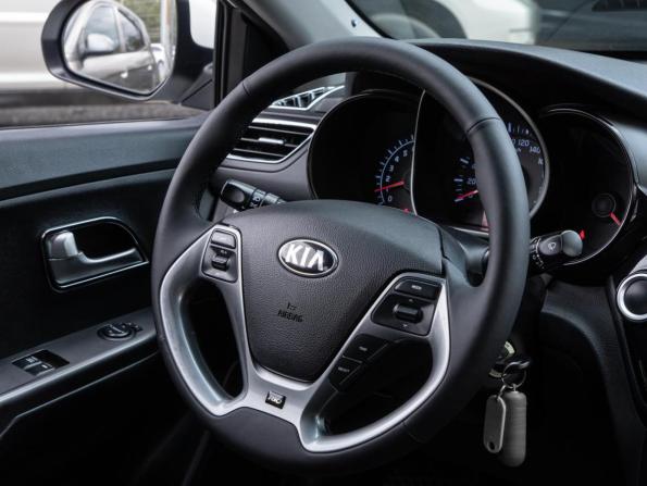 Kia Rio III Рестайлинг с пробегом 2016 года, цена 867 500 рублей, 121439 км, седан, Автокод Объявления