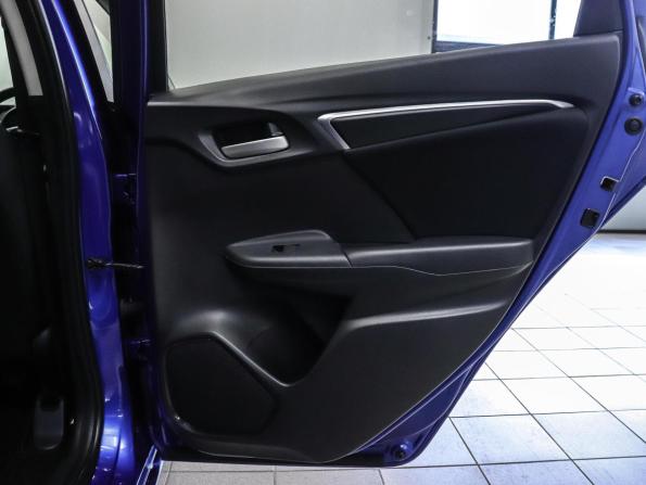 Honda Fit III с пробегом 2013 года, цена 950 000 рублей, 132516 км, хэтчбек, Автокод Объявления