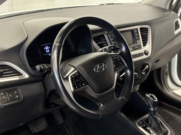 Hyundai Solaris II с пробегом 2019 года, цена 1 295 000 рублей, 105060 км, седан, Автокод Объявления