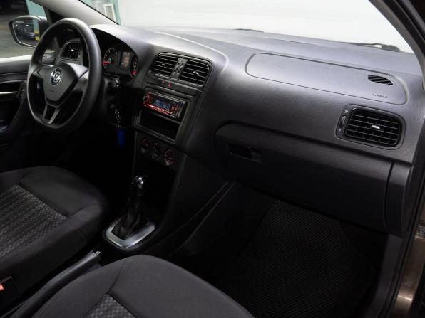 Volkswagen Polo V Рестайлинг с пробегом 2016 года, цена 1 070 000 рублей, 163937 км, седан, Автокод Объявления