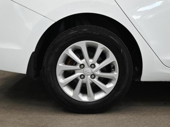 Hyundai Solaris II с пробегом 2017 года, цена 1 170 000 рублей, 178074 км, седан, Автокод Объявления