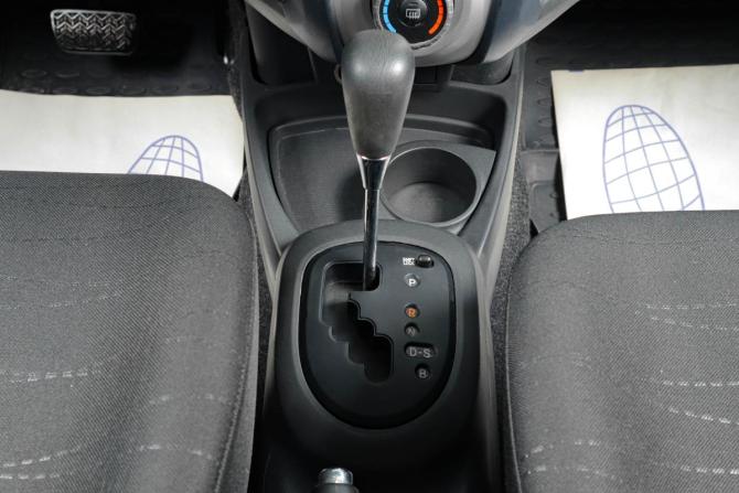 Toyota Yaris II с пробегом 2008 года, цена 589 000 рублей, 314074 км, хэтчбек, Автокод Объявления