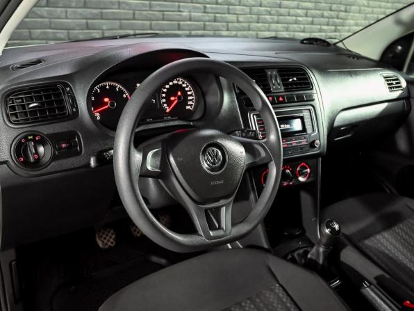 Volkswagen Polo V Рестайлинг с пробегом 2018 года, цена 1 150 000 рублей, 102282 км, седан, Автокод Объявления