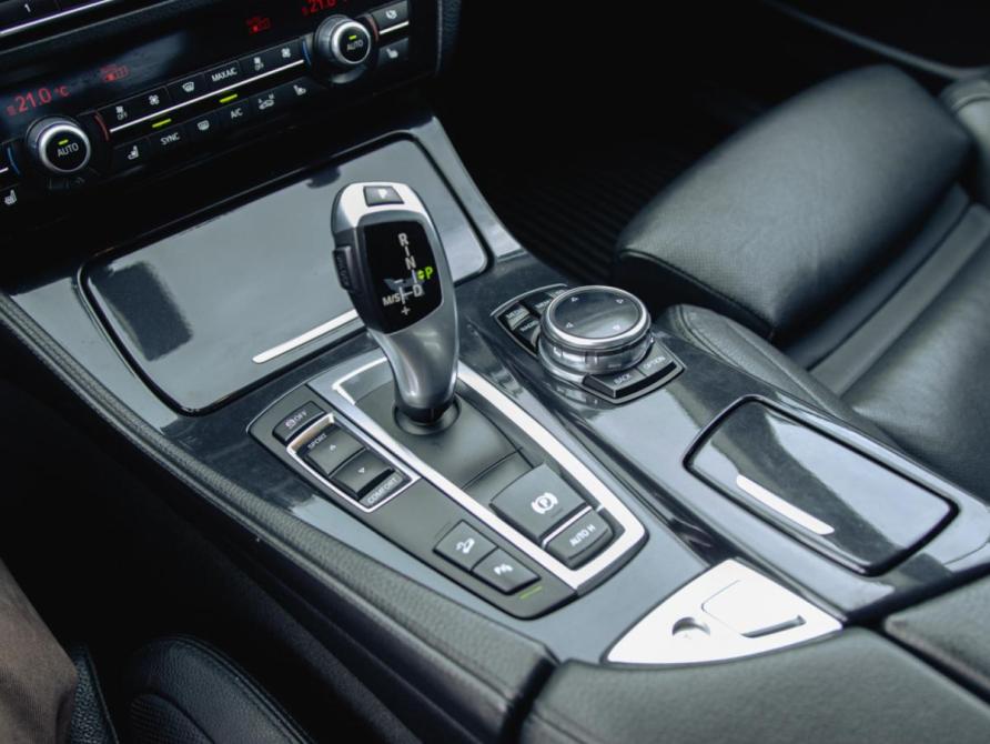 BMW 5 серии VI (F10/F11/F07) Рестайлинг Санкт-Петербург  - изображение 35