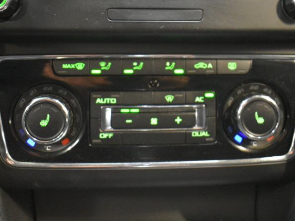 Skoda Superb II Рестайлинг с пробегом 2013 года, цена 899 000 рублей, 260700 км, универсал, Автокод Объявления
