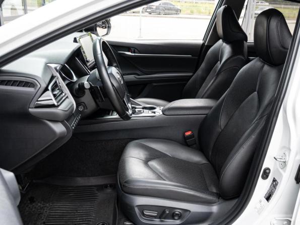 Toyota Camry VIII (XV70) Рестайлинг с пробегом 2021 года, цена 4 200 000 рублей, 50302 км, седан, Автокод Объявления