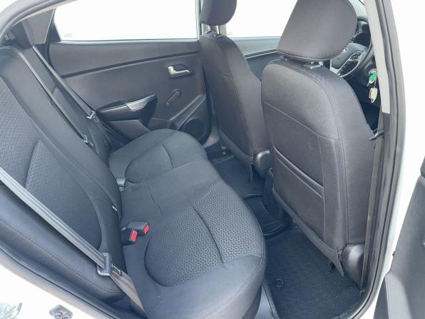 Kia Rio III Рестайлинг с пробегом 2015 года, цена 1 063 000 рублей, 177573 км, седан, Автокод Объявления