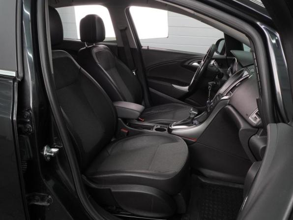 Opel Astra J Рестайлинг с пробегом 2012 года, цена 899 000 рублей, 202536 км, седан, Автокод Объявления