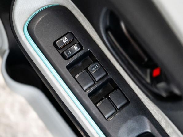 Toyota Aqua I с пробегом 2012 года, цена 840 300 рублей, 146601 км, хэтчбек, Автокод Объявления
