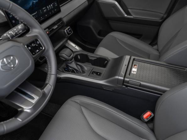 Toyota RAV4 VI (XA60) с пробегом 2026 года, цена 4 100 000 рублей, 30 км, внедорожник, Автокод Объявления