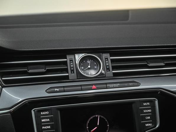 Volkswagen Passat B8 с пробегом 2016 года, цена 2 229 000 рублей, 96246 км, седан, Автокод Объявления