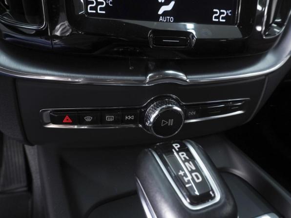 Volvo XC60 II с пробегом 2019 года, цена 2 319 000 рублей, 310727 км, внедорожник, Автокод Объявления