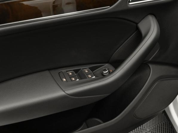 Audi Q3 I (8U) с пробегом 2012 года, цена 1 960 000 рублей, 81276 км, внедорожник, Автокод Объявления